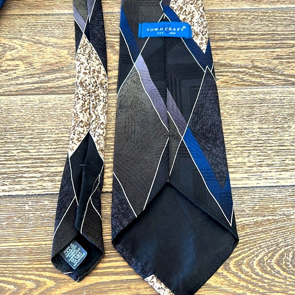 Town Craft Sophisticated Black and Blue Geometric‎ Tie 100% Polyester - Picture 2 of 3